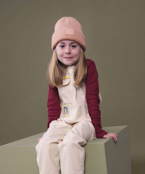 Kids deep cuffed tonal patch beanie